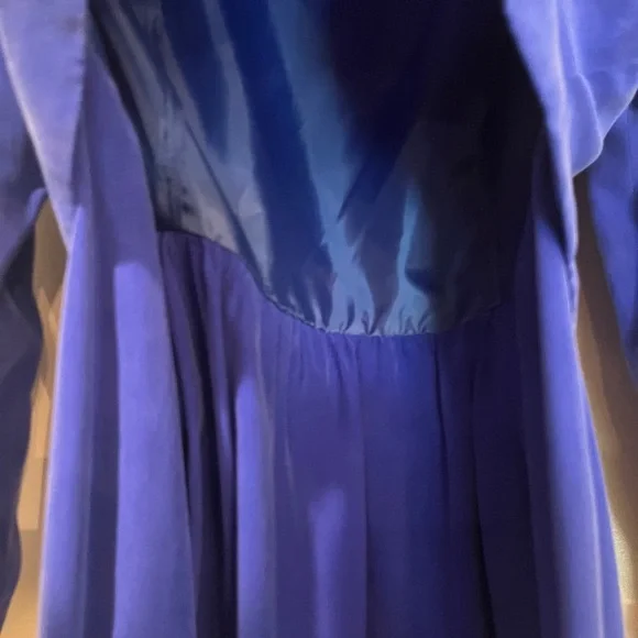 Vintage rhinestone scoop neck bright blue silk dress. Gorgeous color! - Picture 6 of 12